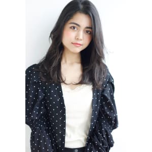 大人の暗髪抜け感パーマ