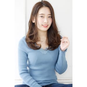 春の透け感ヘア 柔らかいパーマスタイル