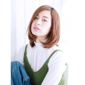 透け感センターパートのクールボブ