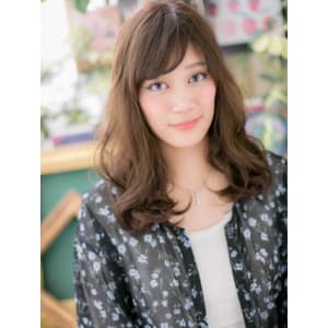 大人かわいいくせ毛風カールスタイル