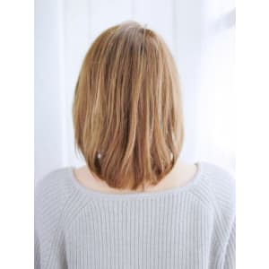 内巻きボブスタイル