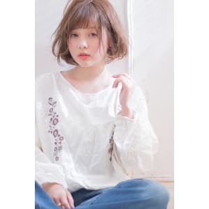 耳かけフェミニンフォギーベージュボブ AKI-294