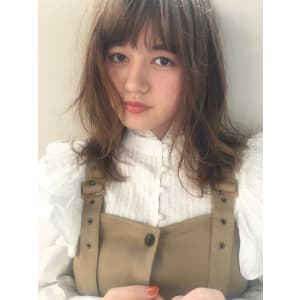 小顔セミロング