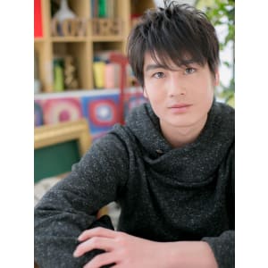 黒髪イケメンサイドパート