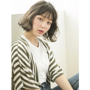 グレージュ切りっぱなしボブ