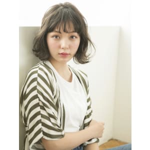 グレージュ切りっぱなしボブ