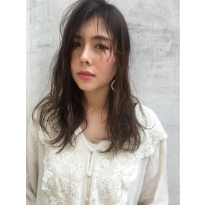 小顔シースルーバングセミロング