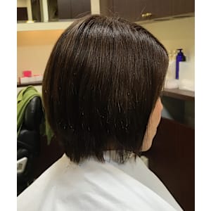 縮毛矯正と色抜けしたカラーリングも綺麗に色調整しました。