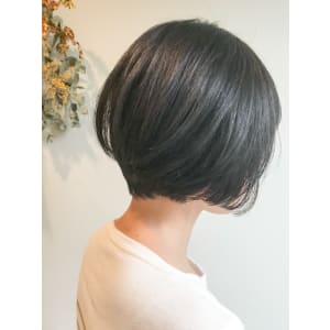 ダークグレージュゆる前下がりショート
