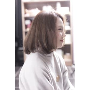 グレージュワンカールボブ