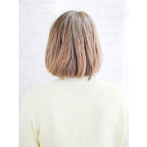 揺れるようなミックスカール
