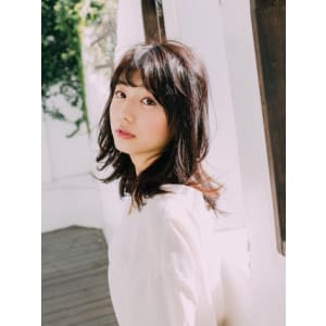 外ハネカジュアルミディ