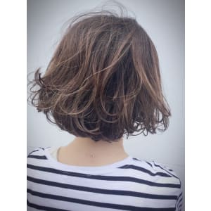 グレイカラーデザインボブ - kubu hair【クブヘアー】掲載中