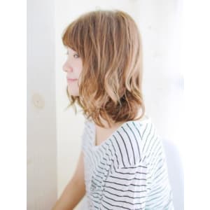 ショートバングのニュアンスカールスタイル