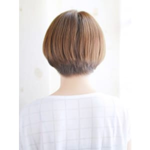 大人可愛いスッキリマッシュボブ