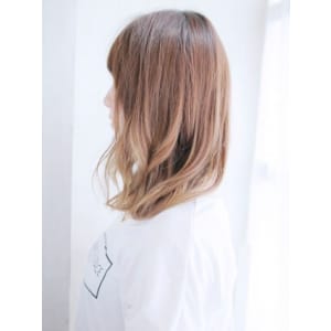 ミックスカールのミディアムスタイル