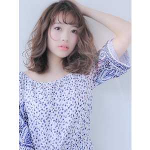 伸ばしてる髪にパーマStyle