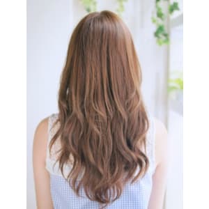 大人フェミニンのミックスカール