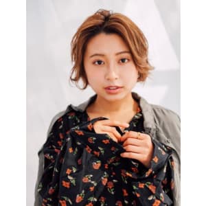 外ハネカジュアルショート