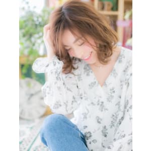 リラクシー＆アシンメトリー…外国人風ウェーブ