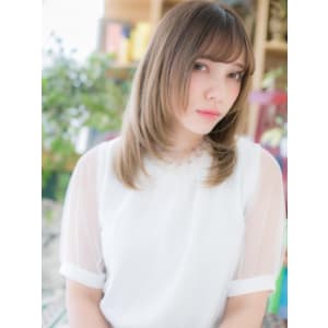ストレートｘレイヤーの小顔グラマラス