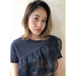 切りっぱなし外ハネくびれボブ