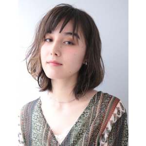 動きのある柔らかミディアム
