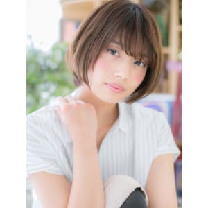 前下がりの愛され小顔ボブ