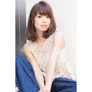 リラックス感あるグレージュワンカールボブ　 AKI-339