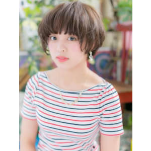 大人かわいいぱっつん前髪抜け感小顔韓国風マッシュショート