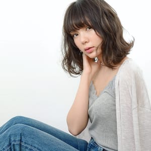 ラウンドバングウェーブミディアムボブ