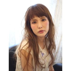 短めバング×ゆる巻き