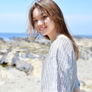 リップラインバングナチュラルセミロング