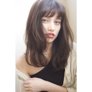 ジェンダーレスなマッシュウルフヴェールウェーブグレージュ