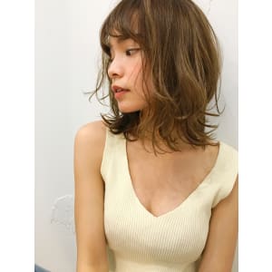 小顔ゆるふわフェミニンレイヤーミディ