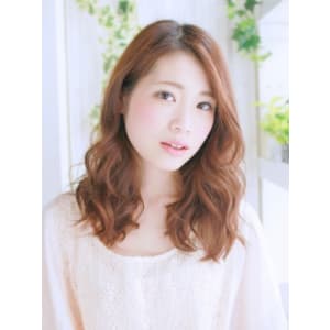 ゆるかわルーズヘアーで人気のカジュアルスタイル