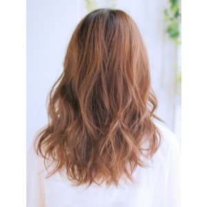 ゆるかわルーズヘアーで人気のカジュアルスタイル