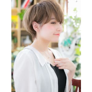 目力UP！小顔ガーリーエアリーショート
