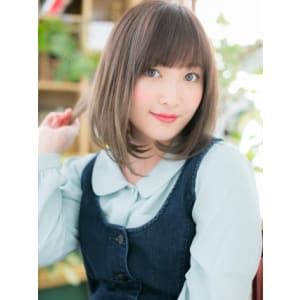 外国人風カラーが個性的！前下がりストレート