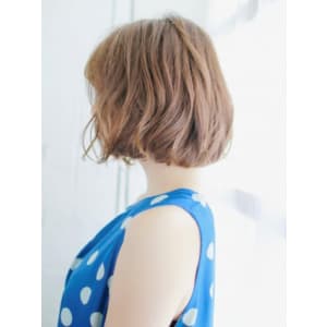 シースルーバングの外ハネカール