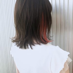 シースルーバングインナーカラー切りっぱなしボブ