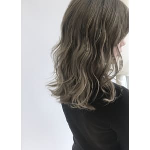 Reginavita ＊ハイトーン×ペールグレージュ
