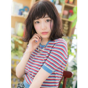 斜めバングで目力UP♪小顔ラブふわミディ