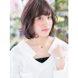 グレージュ重軽前下がりボブ