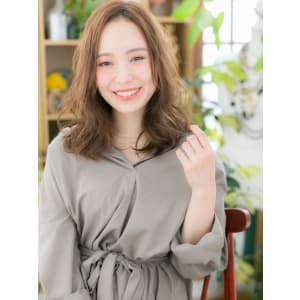 センターパートの大人・抜け感ミディ