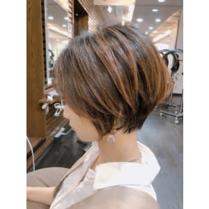 大人かわいい前下がりショート【neaf 犬塚優介】