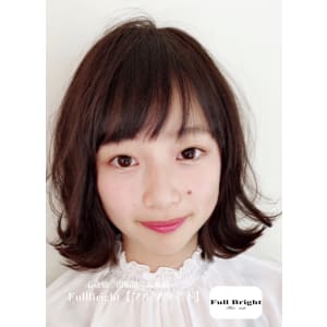 可愛さを残しつつ毛先の動きと質感で遊ぶ進化系ボブスタイル
