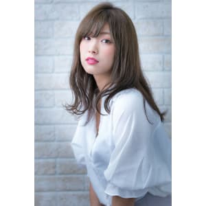 厚めバングor斜めバングでボルドーのクラシカルワンレンセミデ