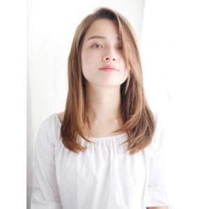 ナチュラルかきあげストレートスタイル