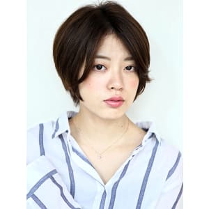 センターパートと小顔ショート